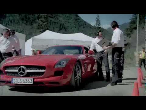 Mercedes SLS AMG, volando por el túnel