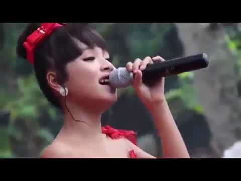 download lagu mp3 mp4 Tasya Rosmala Muskurane, download lagu Tasya Rosmala Muskurane gratis, unduh video klip Download Tasya Rosmala Muskurane Mp3 dan Mp4 Free All Gratis