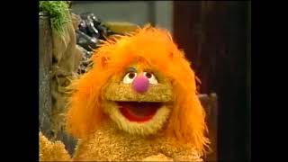 Classic Sesame Street - Ruby Monster thinks Oscar doesn&#39;t have a nose Season 21