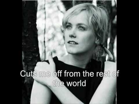 Videoclip de Headphone Silence — Ane Brun