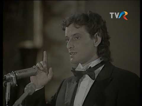 Adrian Pintea recită "O, mamă..." de Mihai Eminescu