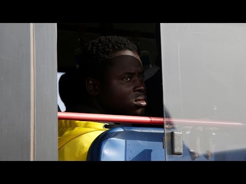 ترحيل مُهاجرين غير شرعيين من ليبيا إلى غامبيا