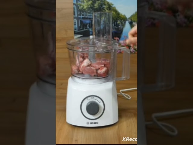 Vídeo relacionado con Bosch MultiTalent 3 MCM3501M - Procesador de alimentos versátil con más de 50 funciones - 800 W - 2.3 L de capacidad - Color: negro/acero inoxidable cepillado