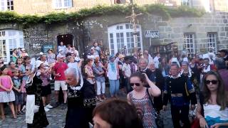 preview picture of video 'Troménie de Locronan, petit village breton situé à quelques kilomètres de Douarnenez'