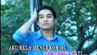 Download lagu Biru Mata Hitam Ku ~ Wings mp3