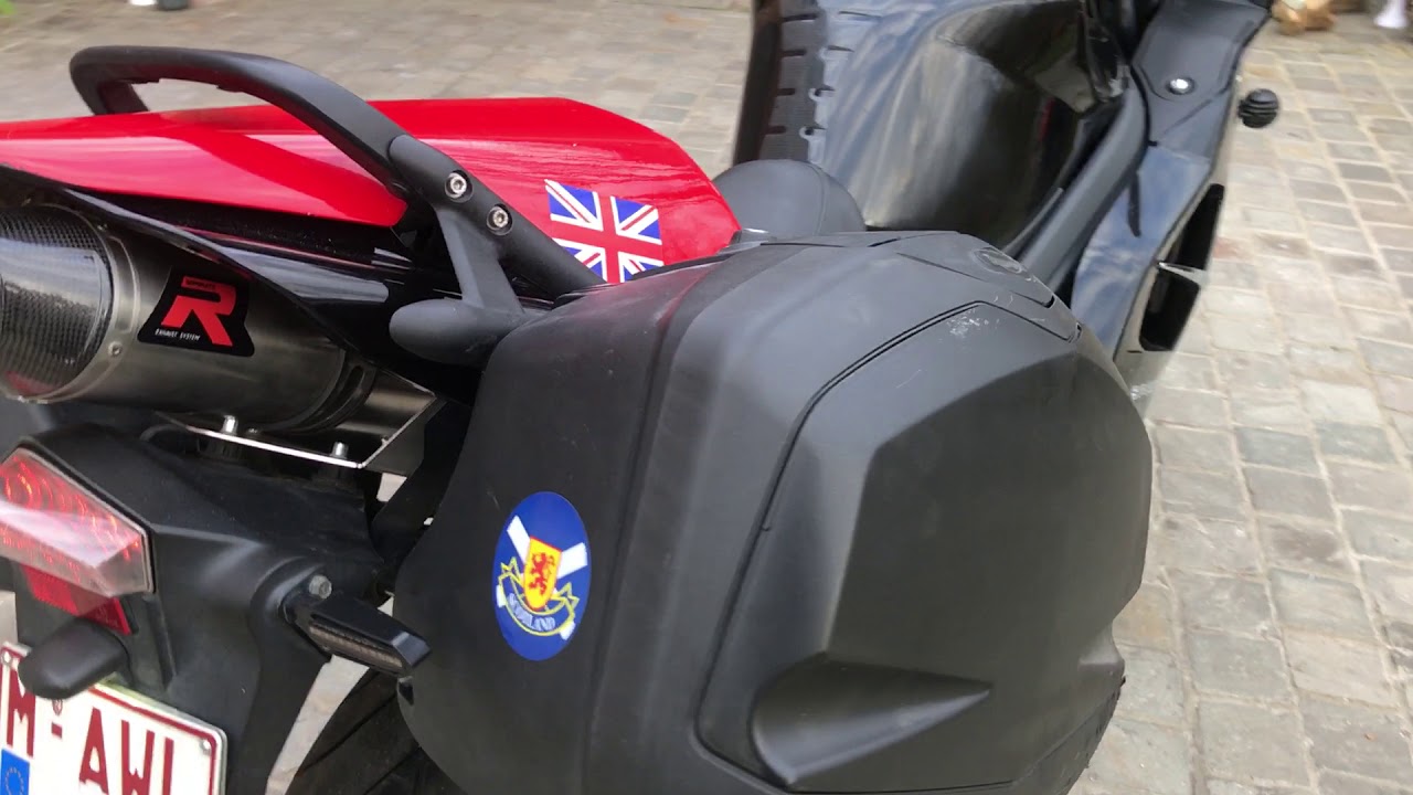 Triumph Sprint ST 1050 Prête pour les voyages sur la route