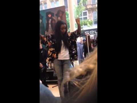 A*M*E live - What's Going On @Forever21 in Liverpool