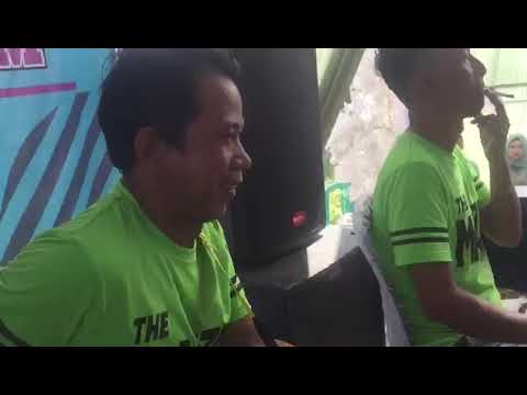 keseruan di atas panggung