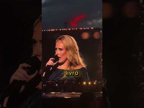 Ela Autografou o Rosto de uma Fã!