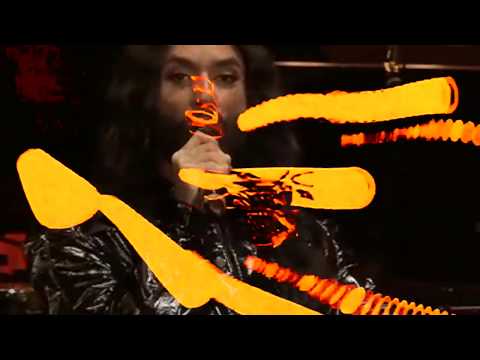 TOM NEUWIRTH sings CONCHITA WURST sings JAMES BOND 01