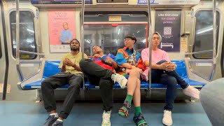 the blue shirt guy love his life (he knows he his lucky haha)But cap guy wasn't impressed haha seen everything already haha（00:01:58 - 00:10:06） - Beatbox Jam in NY Subway (SO-SO, Gene Shinozaki, Chris Celiz, Amit)