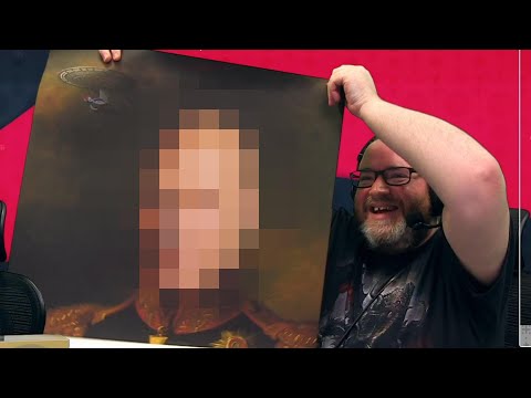 Simon and Gee give each other Christmas presents!