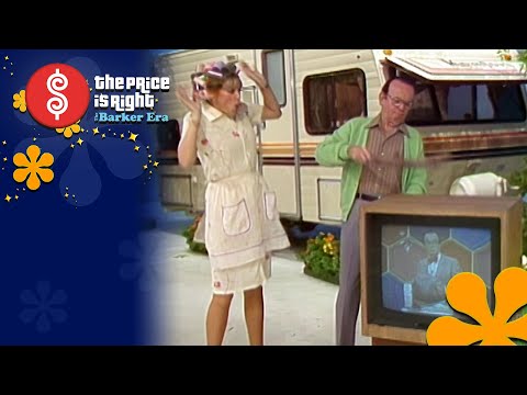 Johnny Olson Watches Himself on TV During a SHOWCASE Skit - The Price Is Right 1983