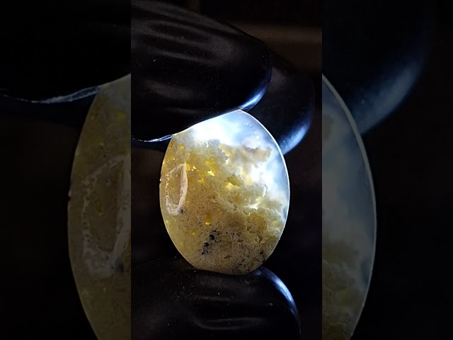 حجر عقيق طحلبي طبيعي