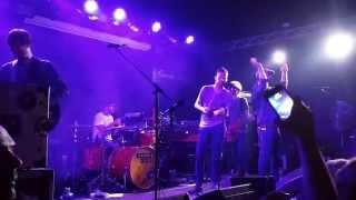 Kaiser Chiefs live: Modern Way -  One More Last Song