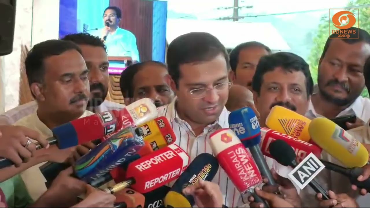 ബിജെപിക്കെതിരെ സമരം ചെയ്യുമ്പോൾ SFI-ക്ക് എന്തിനാണ് വ?