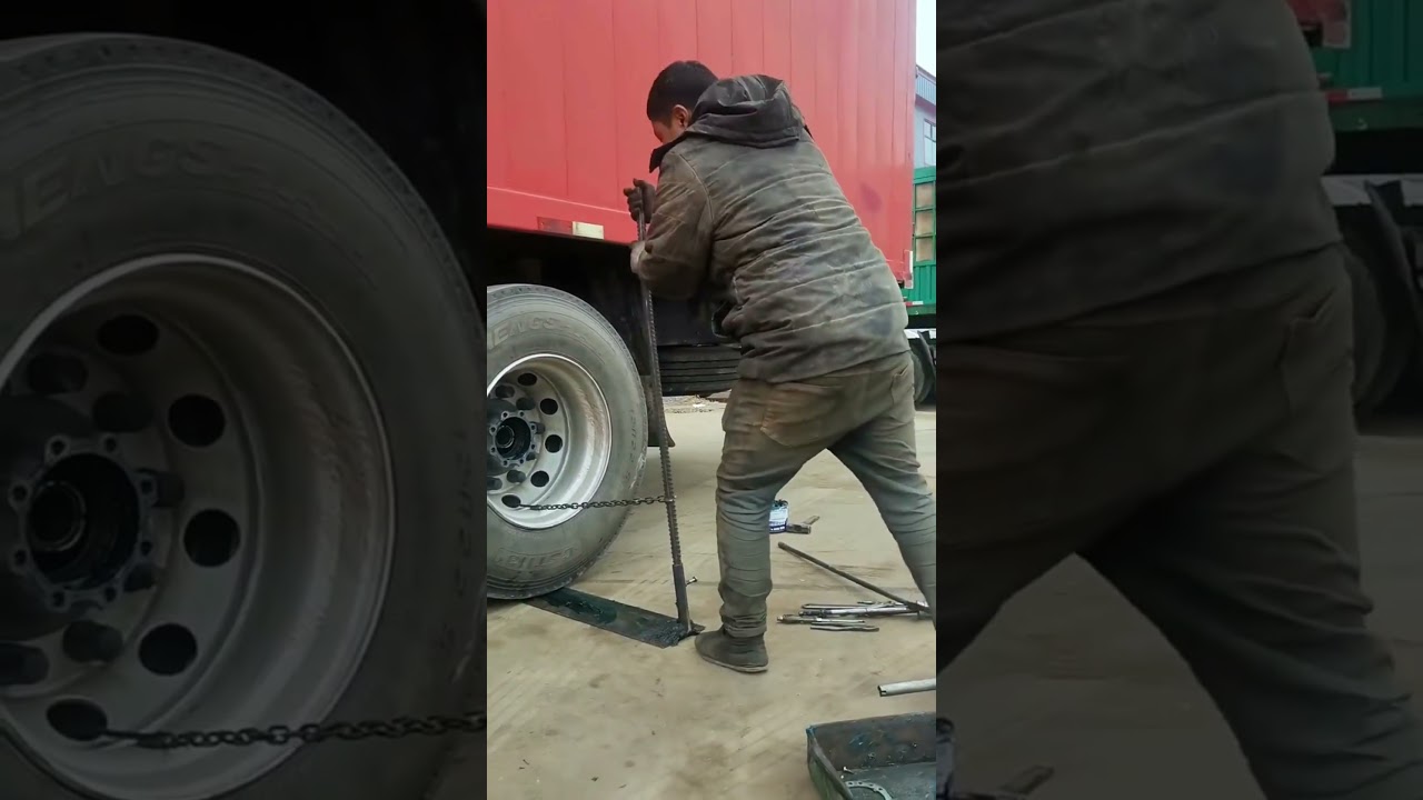 GENIUS Leverage HACK Makes Tire Removal EFFORTLESS 🚛