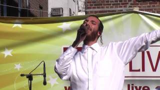 ברי וובר מבצעת את Mi Mi Mi ב-COLlive Bash 3