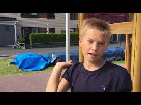 Parkour i en lekplats HÄNG MED