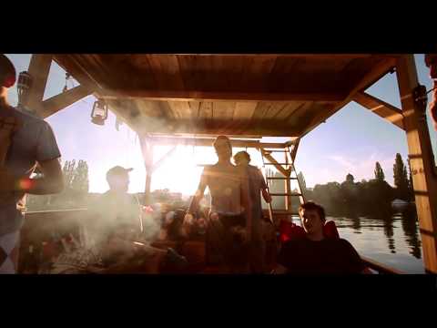 Aem 16 & Apfel - Pyjama & Zahnbürste