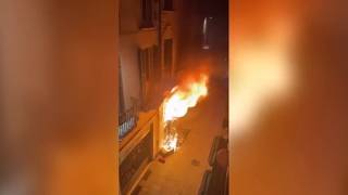 Incendio nel magazzino della pizzeria in centro a Brescia, nessun ferito