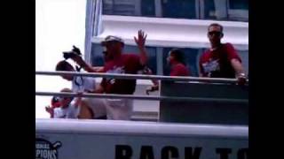 preview picture of video '2011 College World Series Championship Parade'