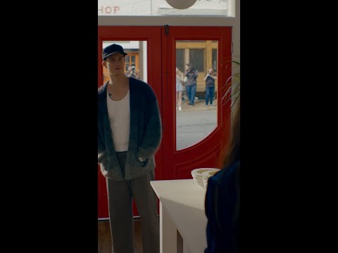 Loving the idea of them ❤️  #TheIdeaofYou#AnneHathaway #NicholasGalitzine