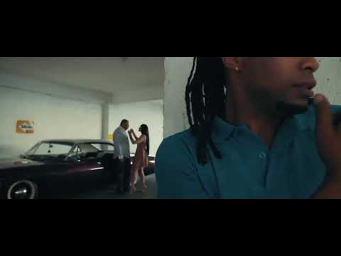 Chiquito Team Band – Tengo Que Colgar  (Video Oficial)