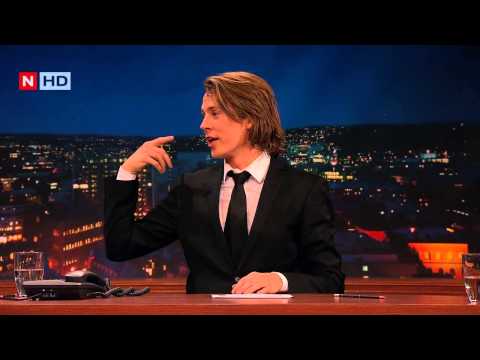 I Kveld Med Ylvis Calle wakes Bård up