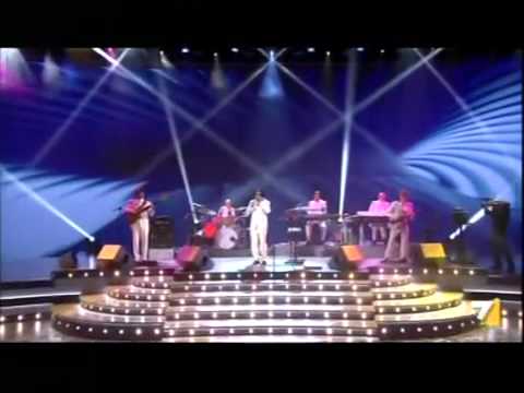 Elio e le Storie Tese  e Giorgia: T.V.U.M.D.B. - The Show Must Go Off 4 febbraio 2012