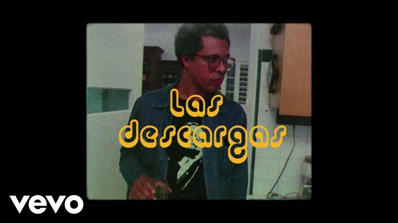 Son para despertar a una negrita, Capítulo 3: Las descargas