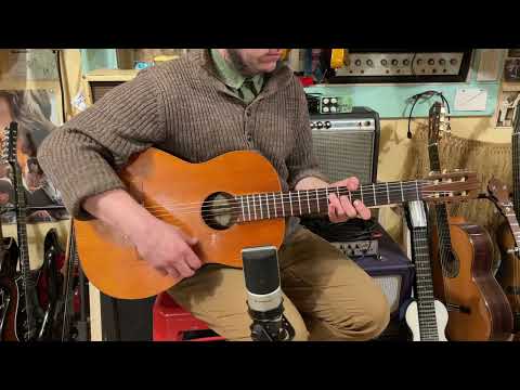 1960s L. Mozzani classical guitar