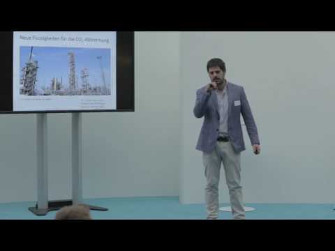 KlimaExpo.NRW auf der E-world 2017 - Science Slam von Dr. Víctor López López
