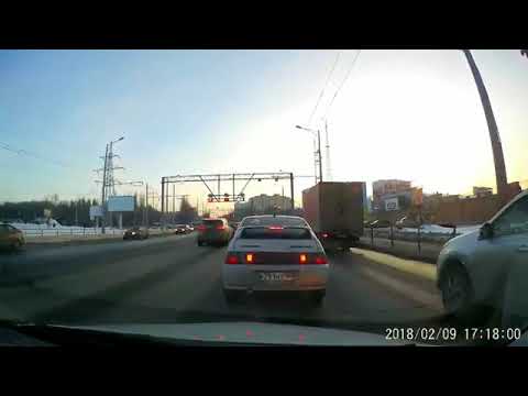 Автоледи на Audi устроила массовое ДТП в Самаре