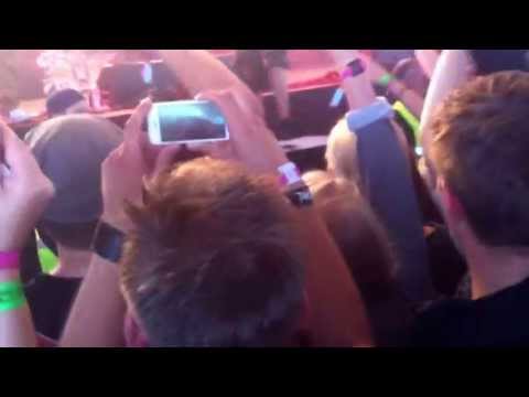 Kartellen-Mina områden (live @ Bråvalla festival)