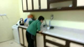 çocuğun ağız yandı napalım