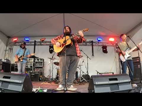 Mike à Vik - L'Amérique du Nord (Live at Far Out Festival 2022)