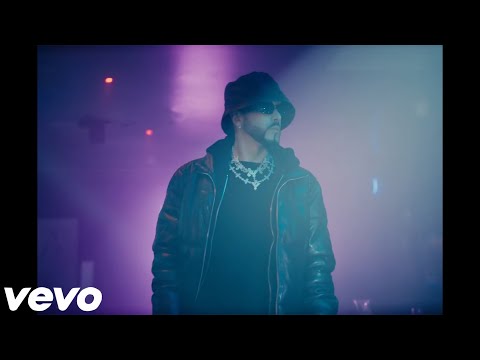 Wisin & Yandel - Kiss Me Again (Music Video)