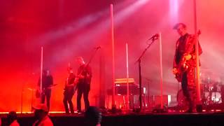 Queens of the Stone Age - Head Like a Haunted House (Austin 04.24.18) HD