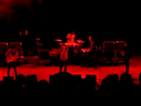 Phoenix - Run Run Run (Live at the 2009 Monolith Festival, Red Rocks, CO)
