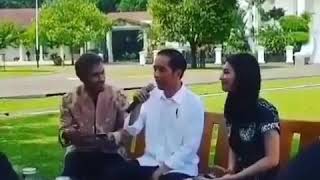 Download lagu Asyik.. !! TERNYATA Bpk Joko Widodo Bernyanyi Ini Jaman Digital Era Teknologi Salam dari Jokowi mp3