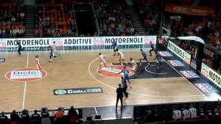 preview picture of video 'Ratiopharm Ulm - Enel Basket Brindisi (1° quarto)'