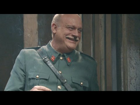 Amar C808 El sargento, alegre por la pérdida de memoria de su hijo