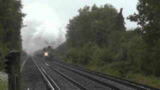 preview picture of video 'Steam Train: 4464 Bittern, return Cathedrals Express from Minehead, 21 Jun 2012, Wokingham'