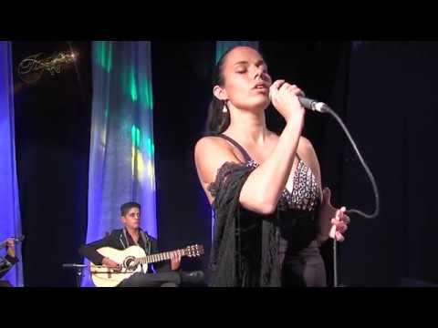 Carla Arruda               "Chama-me Apenas Mulher "