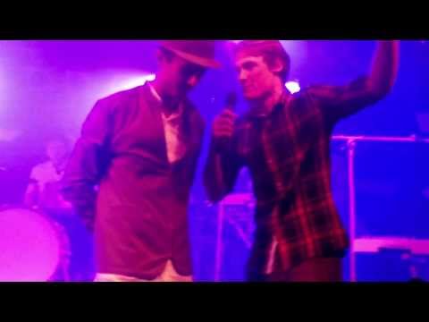 Daniel Adams-Ray battlar en kille från publiken, KB Malmö