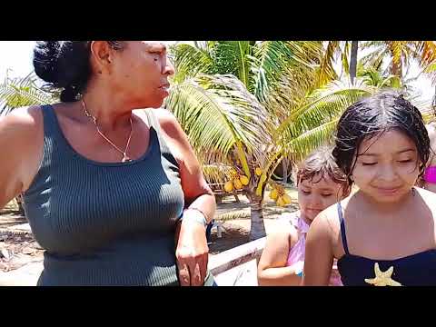 Nos fuimos para la playa gracias a nuestra amiga Mirna Córdoba Quintanilla 🎊