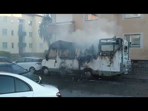 Husbilen brinner på Apelgatan i Norrköping