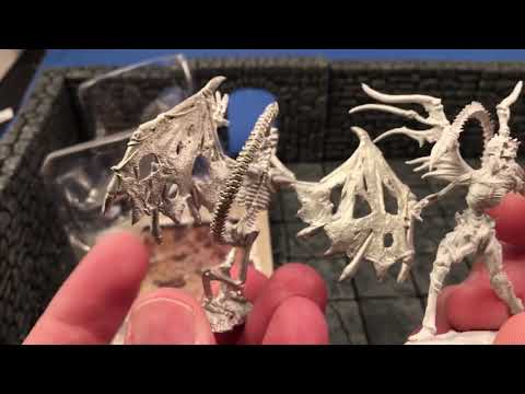 Miniature Monday Bone Devil Unboxing Wizkids Unpainted