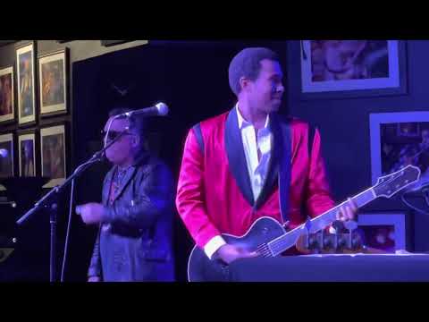 King Solomon Hicks performing a Johnny Copeland song